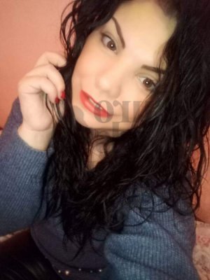 Leidy tantra massage in Mentone